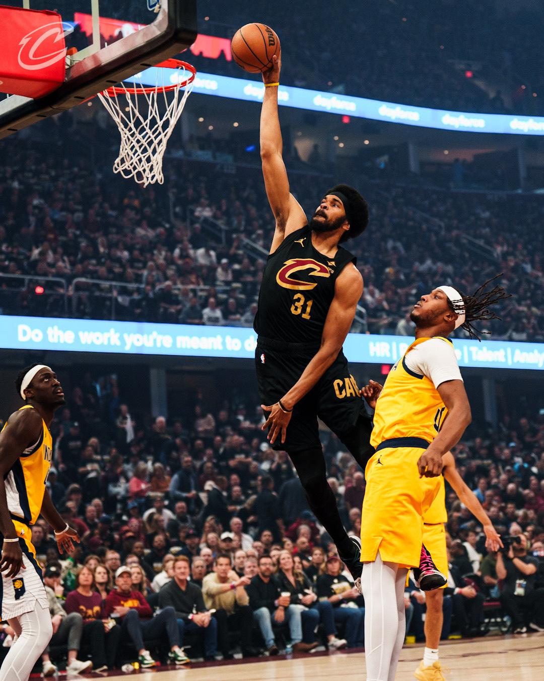 魔术逆转马刺，米切尔绝境逆转