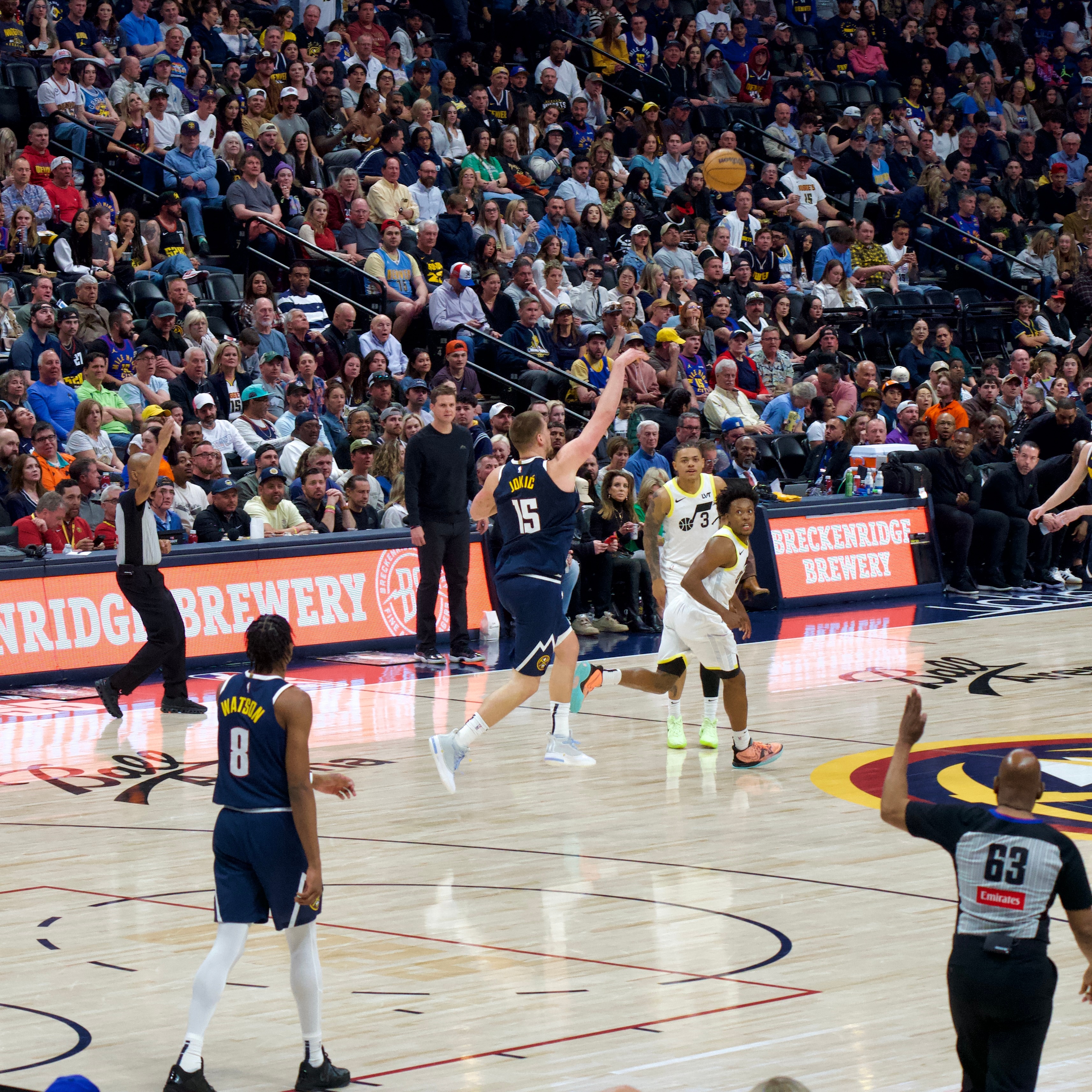 猛龙轻取塞尔维亚男篮,米切尔制霸全场 猛龙轻取塞尔维亚男篮,米切尔制霸全场