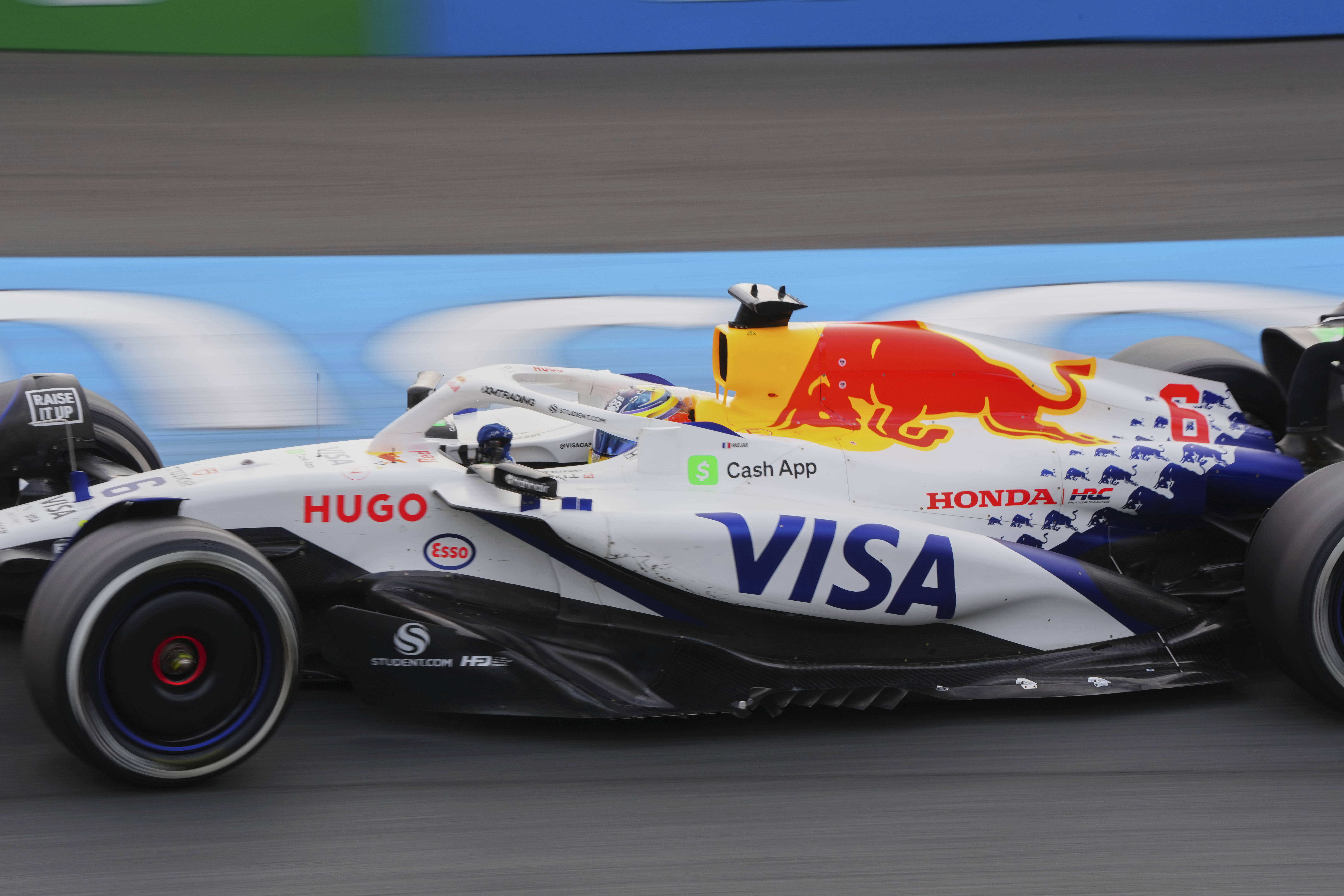 包含法拉利逆转红牛车队,皮亚斯特里刷新纪录的词条 包含法拉利逆转红牛车队,皮亚斯特里刷新纪录的词条