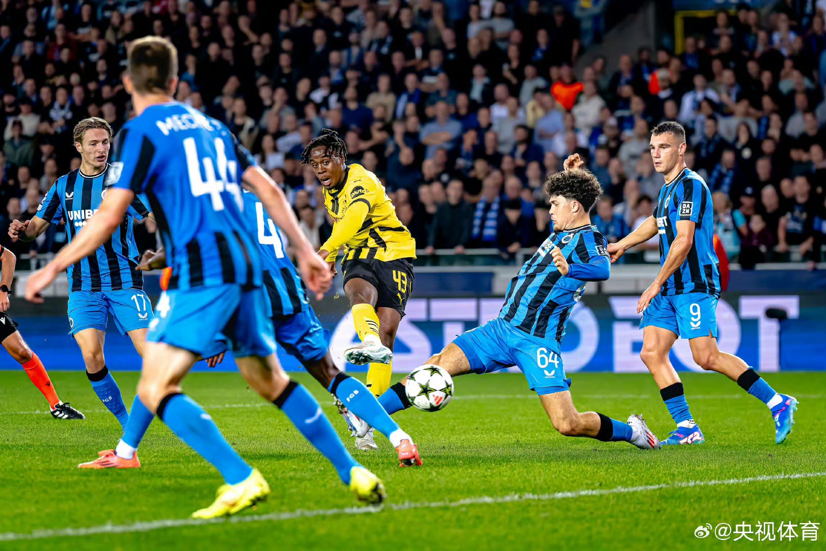 关于多特蒙德再次表现出色，保持领先优势的信息