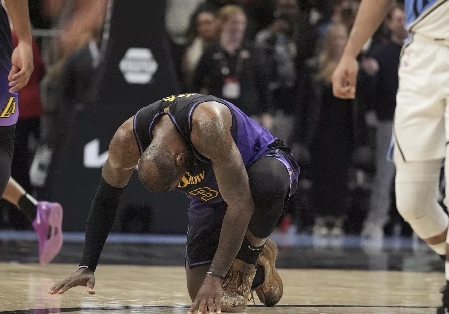 佛罗伦萨主场大败，球队陷入低谷