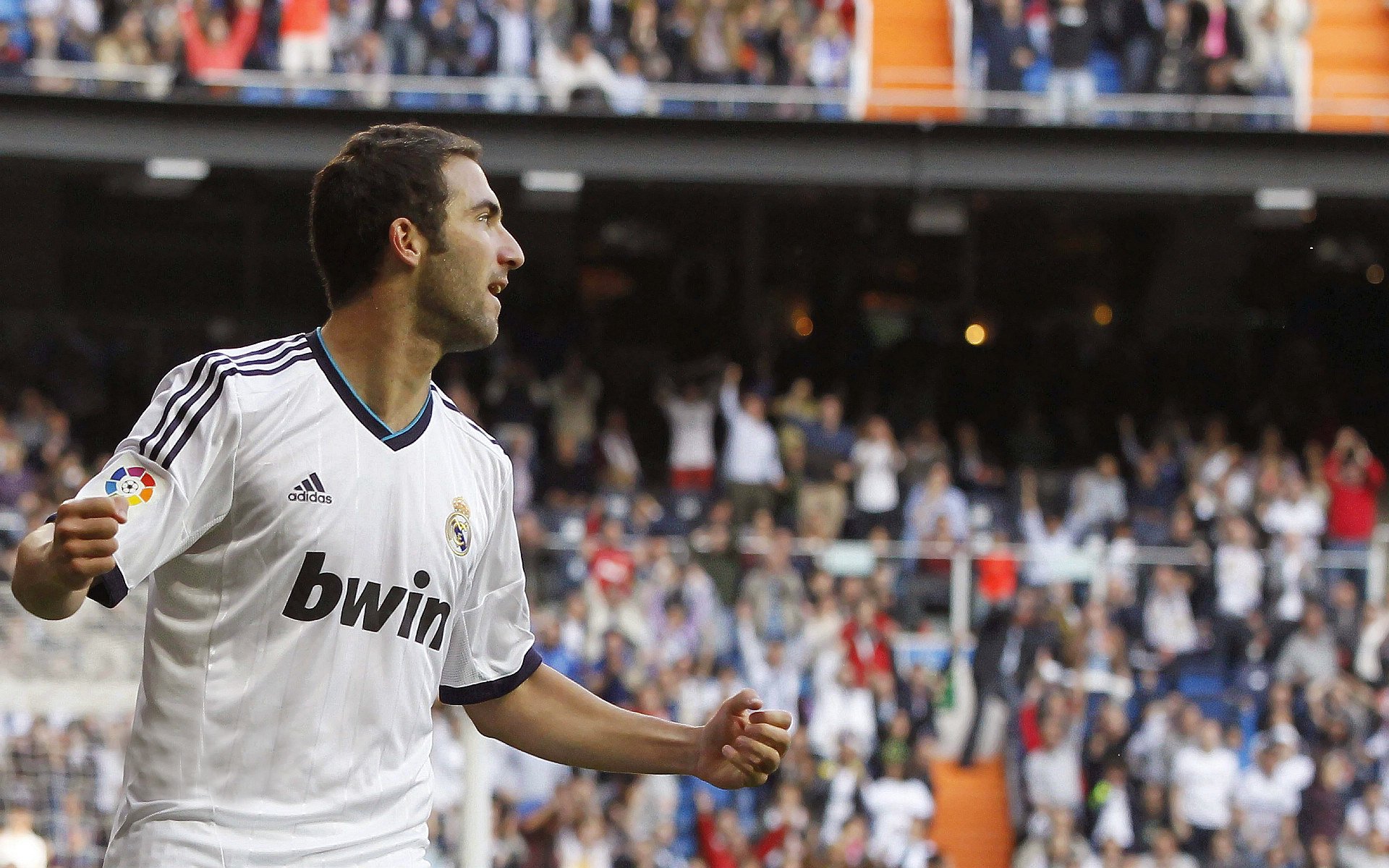 奥运周期关键战之夜，卢卡库惊艳四座