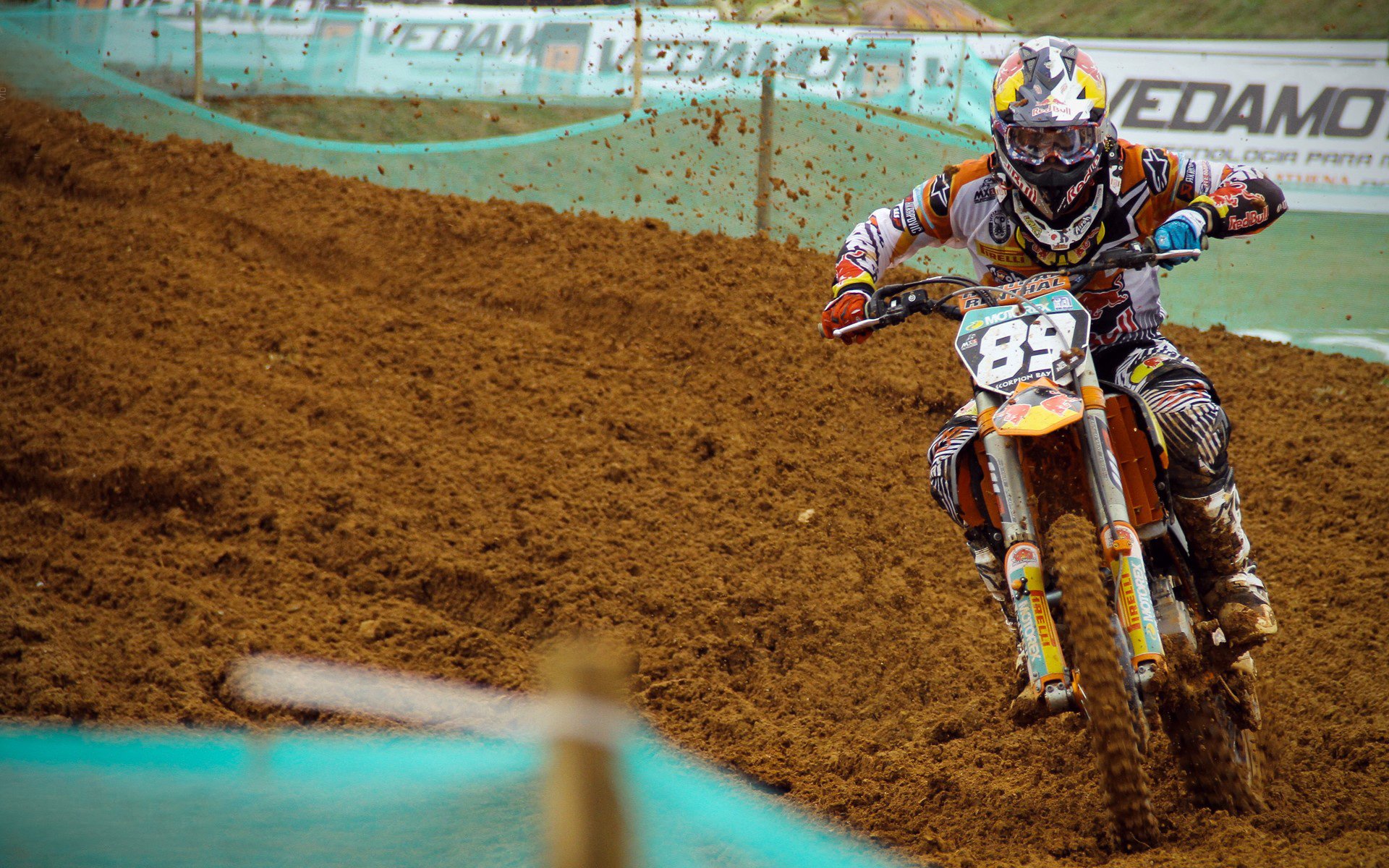 奥纳纳一夫当关，AC米兰火力全开压制多特蒙德